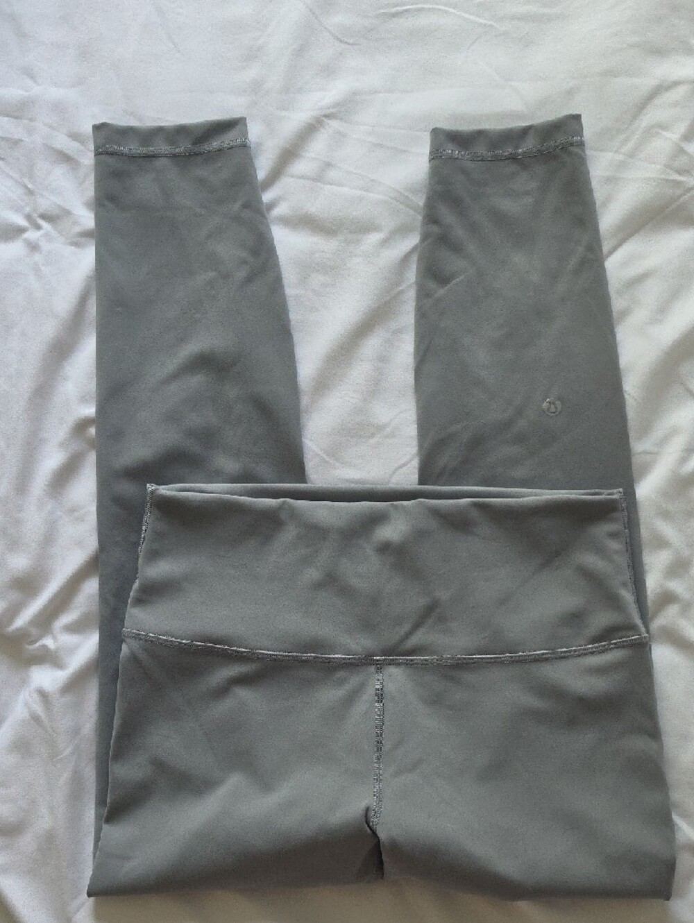 NWOT lululemon athletica Light Gray Leggings - Picture 3 of 5